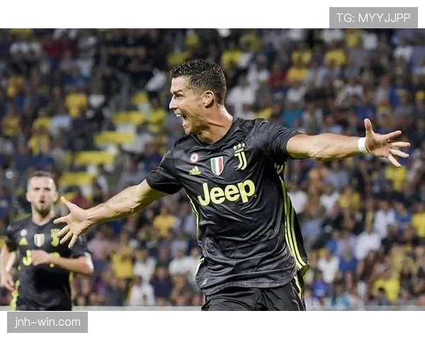 佩科维奇内线高效背身单打拉开空间助力球队攻防转换