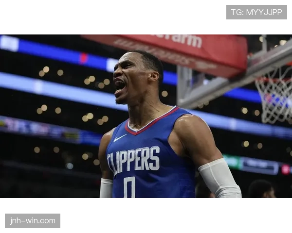 拉塞尔·威斯布鲁克连续拿下三双数据显著拉开与传统组织者差距